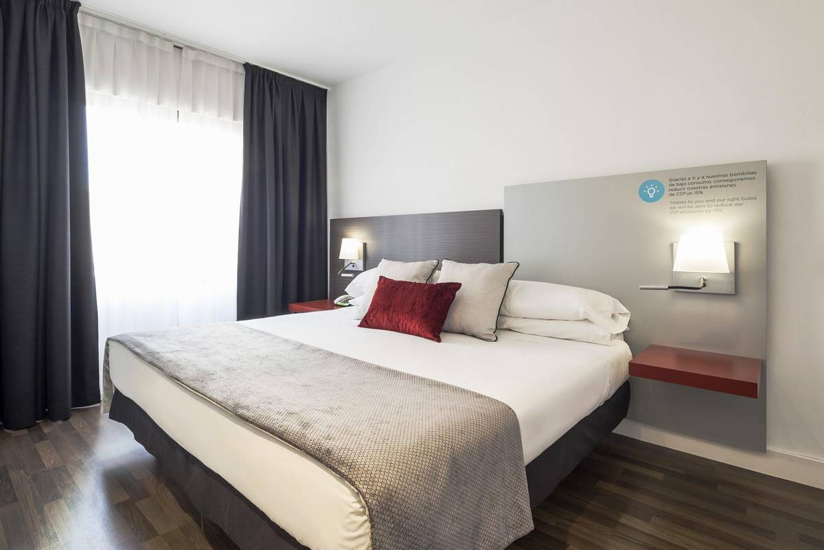 Camera ilunion suites madrid Hotel ILUNION Suites Madrid