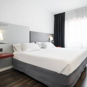 Camera superior Hotel ILUNION Suites Madrid